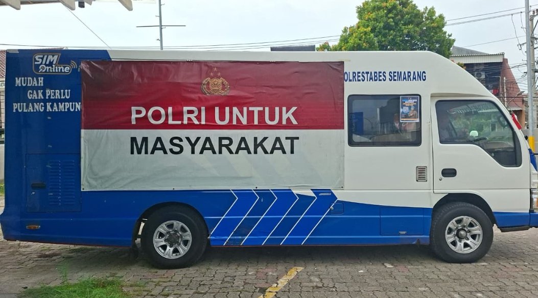 Polantas Menyapa: Perpanjangan SIM Lebih Mudah, Layanan SIM Keliling Disambut Antusias Warga Semarang